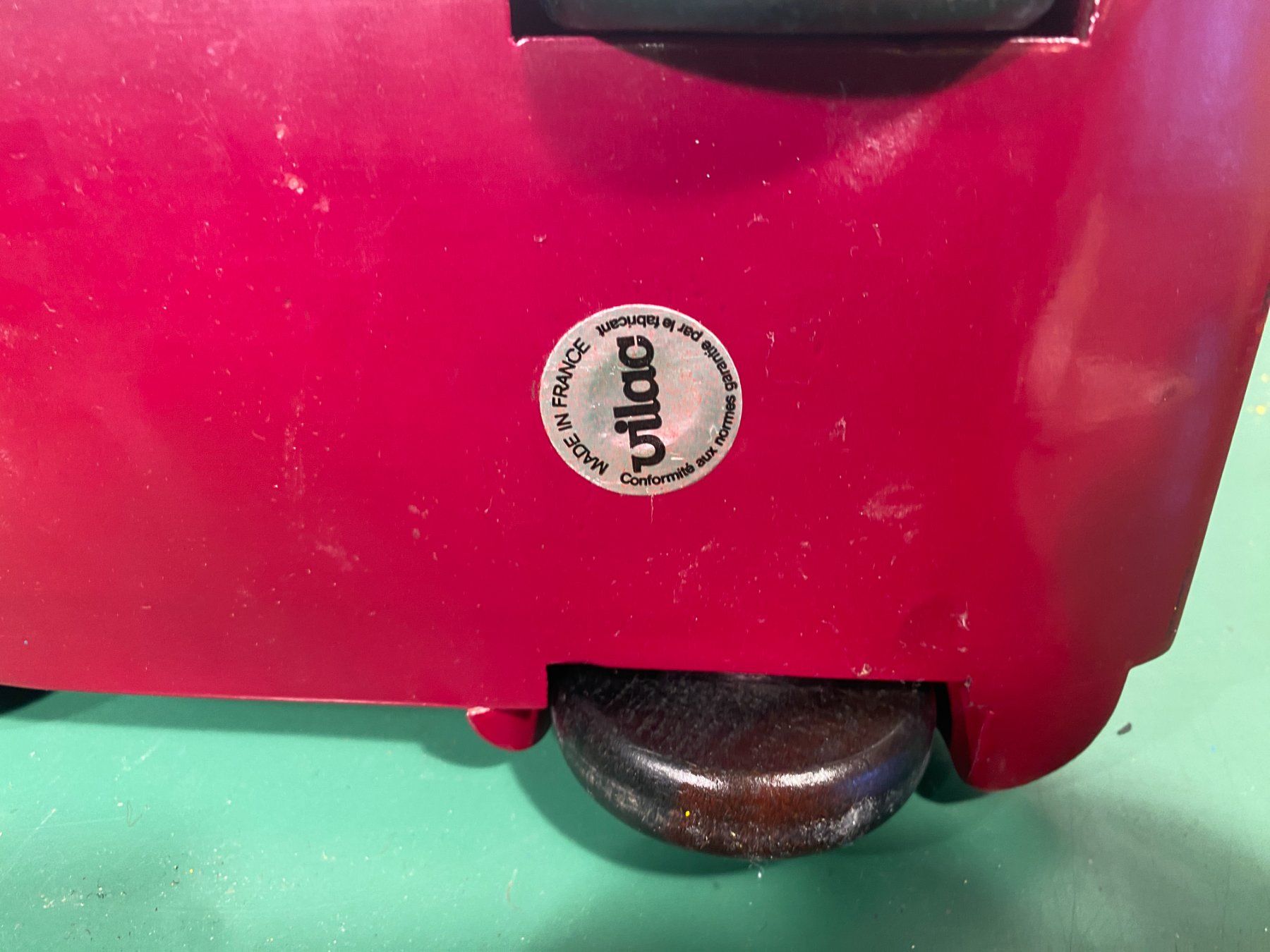 Vilac Giocattoli: Vilac 2CV Holzauto Döschwo 30cm Aroutcheff – Usato da Bern venduto da ToysPlusVintage 7