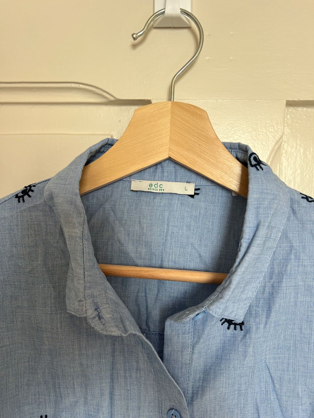 Chemisiers: Chemise bleue EDC L – D'occasion à Neuchâtel par Thesebootsaremadeforwalking 1