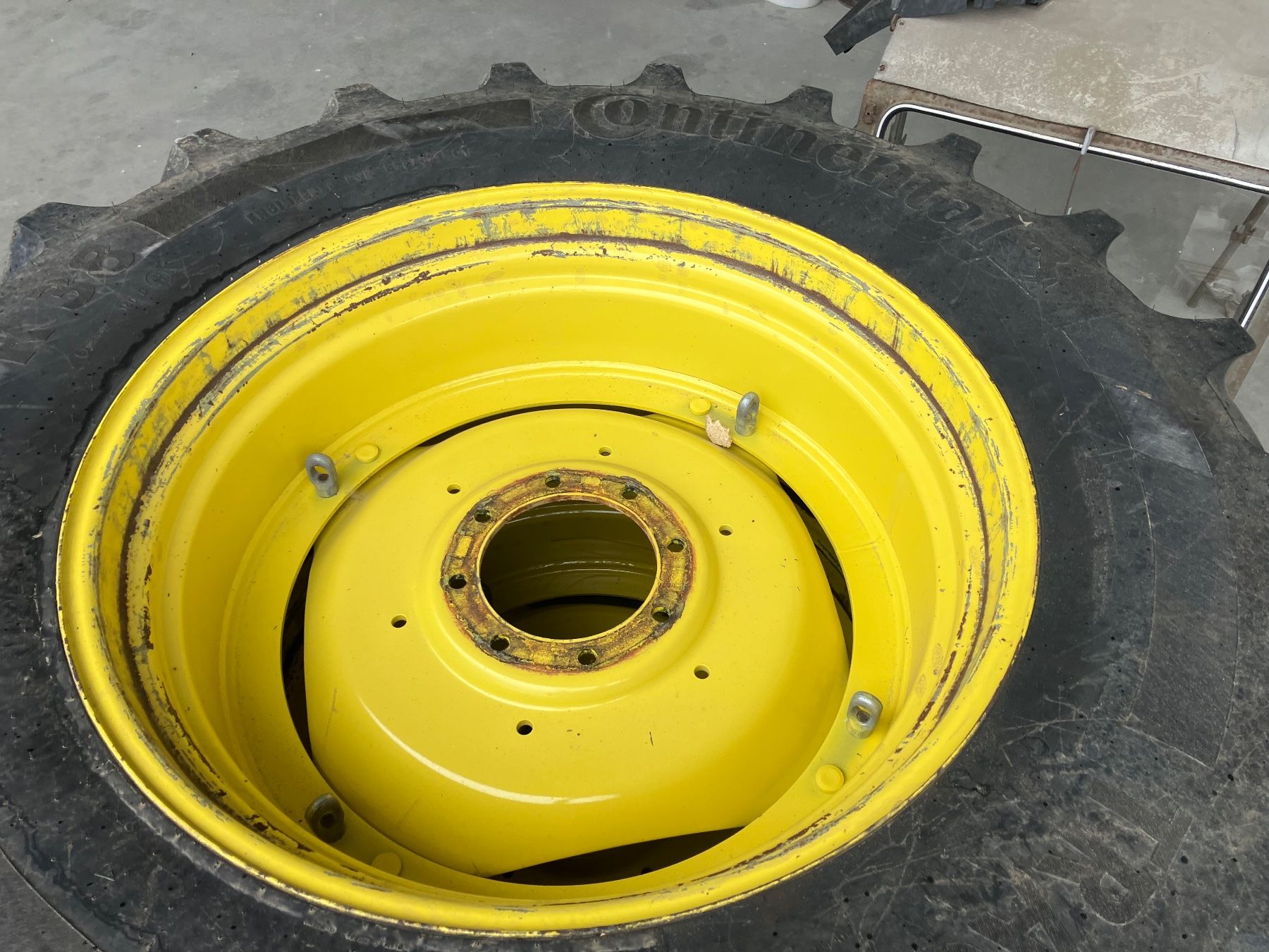 John Deere Pneus & Roues: Räder John Deere 520/70 R38 – D'occasion à Grosswangen par werkstatt6022 3