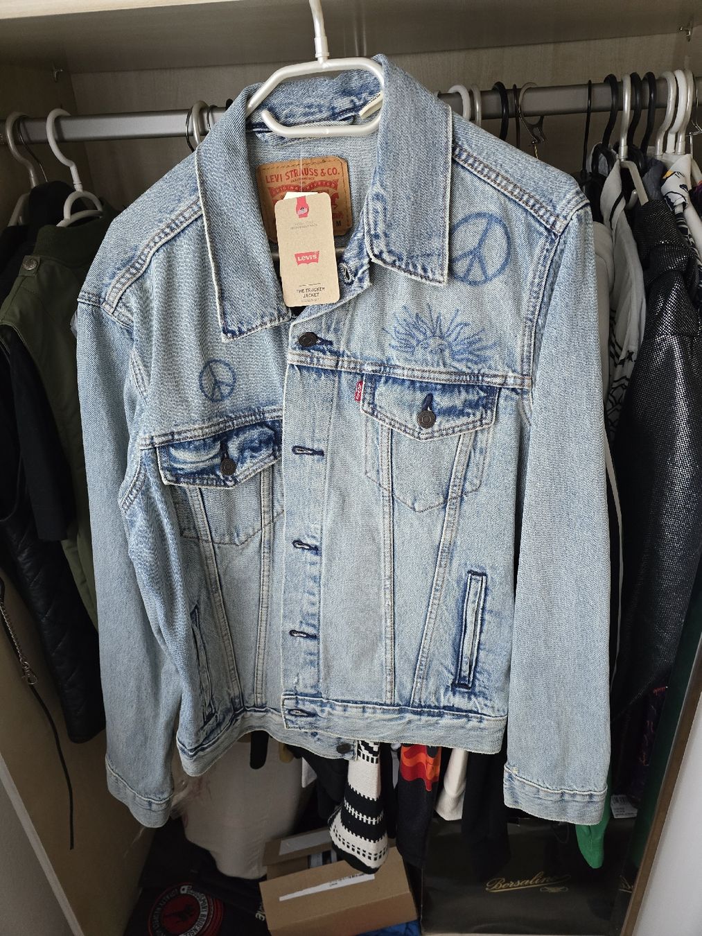 Jacken: Levi's jeans jacket – Neu und originalverpackt aus Amriswil von newschweiz