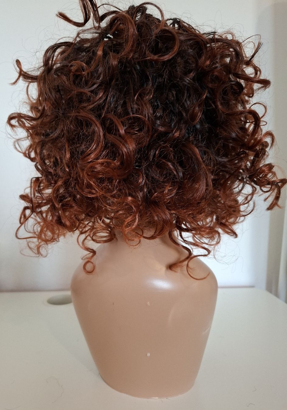 Parrucche: Short Copper Curly Wig | Voluminous Style – Nuovo (secondo la descrizione) da Lausanne venduto da usa_xd5k 8