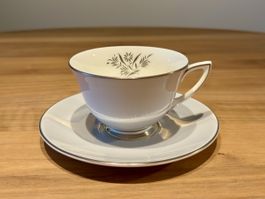 Royal Doulton « Kingsmere » H4909 – tasse & soucoupe