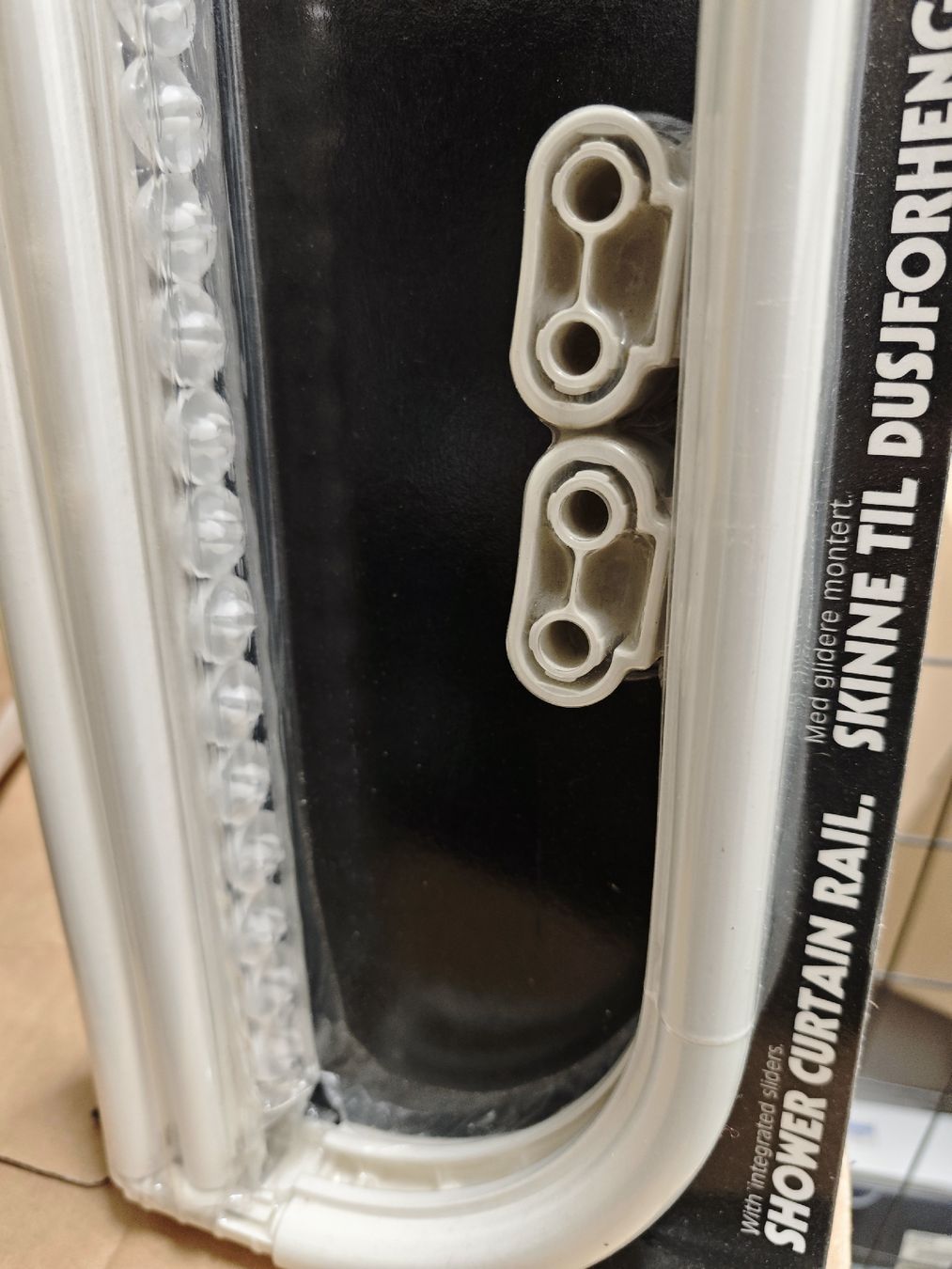 Docce: Spirella Duschvorhangstange mit Deckenhalterung – Nuovo e nell'imballaggio originale da St. Gallen venduto da Maybach2 1