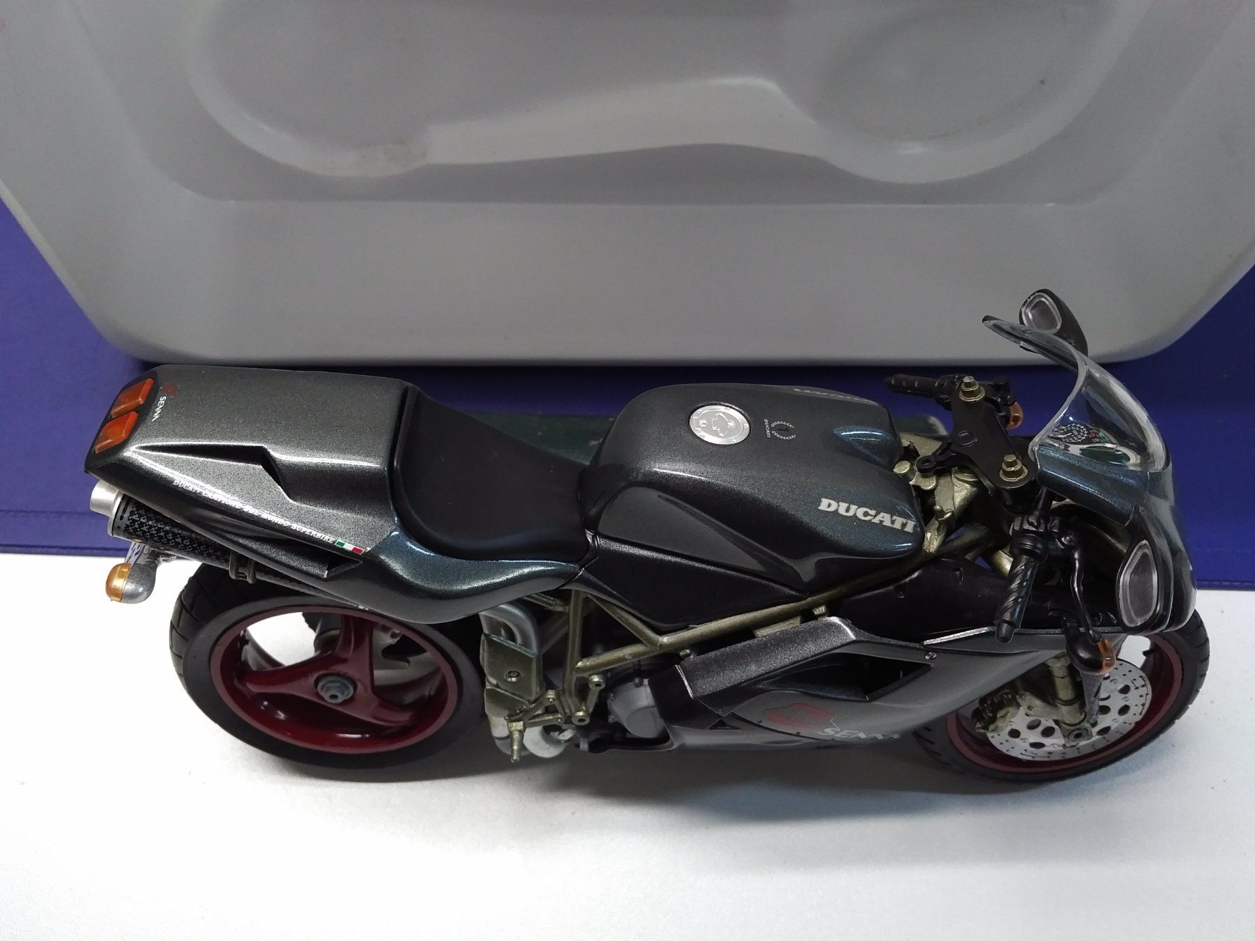 Kit di modellismo & Modellini statici: Ducati Senna 95 Protar 1:9 – Nuovo e nell'imballaggio originale da Fribourg venduto da 911cc 4