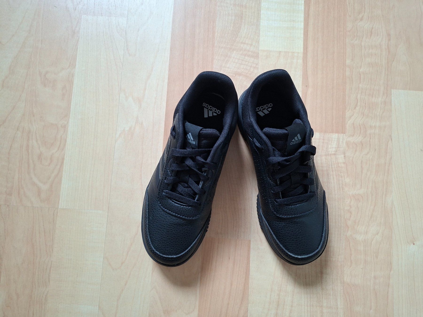 Adidas Scarpe da uomo: Sneaker Gr. 35.5 – Nuovo e nell'imballaggio originale da Niederlenz venduto da ion_gv7d 4
