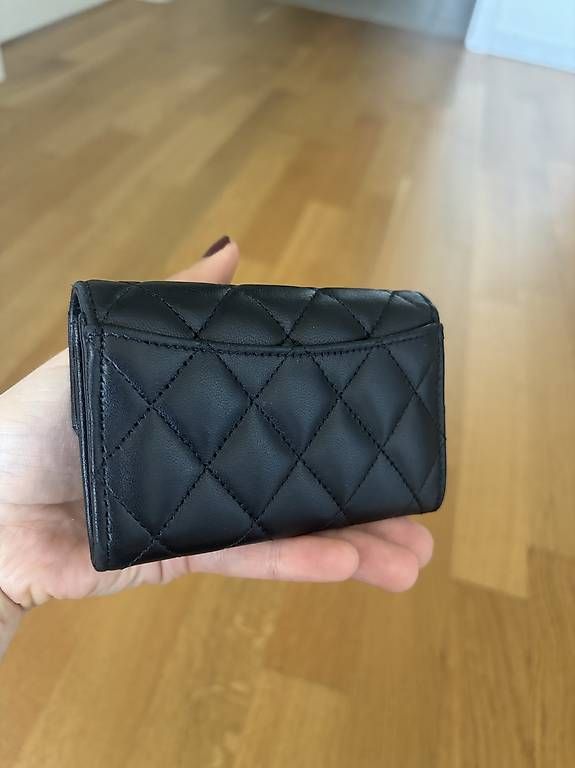 Portamonete: Porte carte classique rabat Chanel  – Usato da Thônex venduto da cla_k2gp 1
