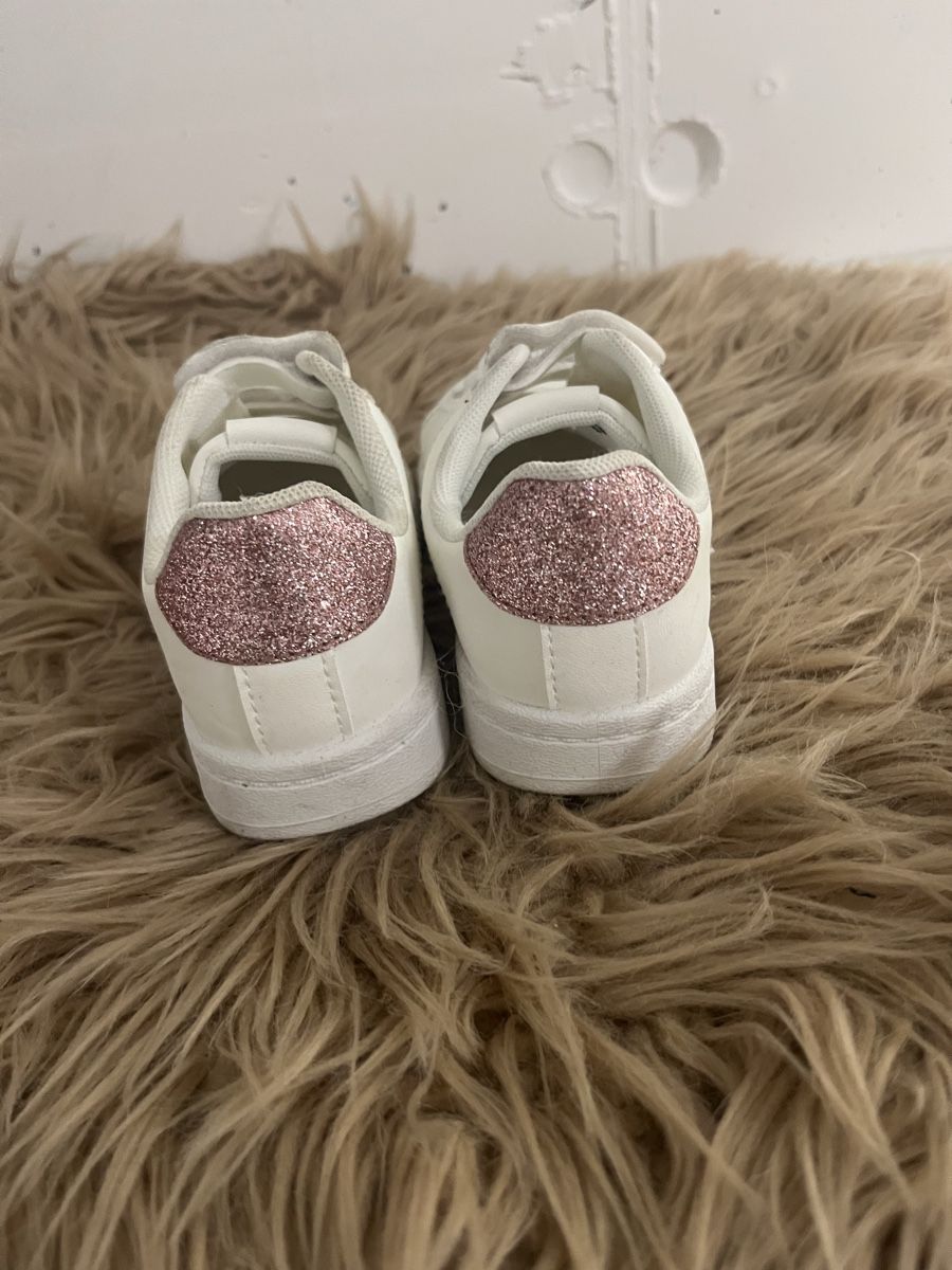 Schuhe für Mädchen: Sneakers Gr. 27 – Neu (gemäss Beschreibung) aus Frauenfeld von Ka.ia 1