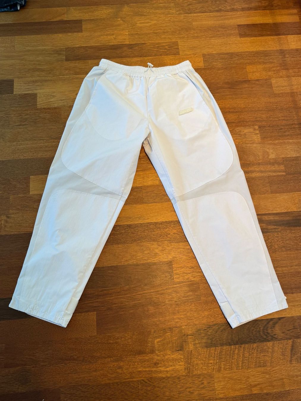 Pantaloni: 6PM Trackpants – Usato da Speicher venduto da Loackerzzz