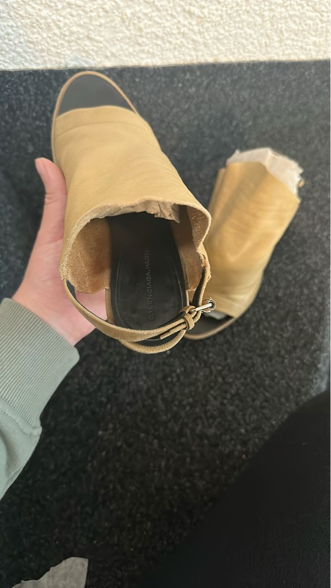 Balenciaga Scarpe da donna: Balenciaga Suede Slingback Sandals - Size 37 - – Usato da Murgenthal venduto da mar_q2yf