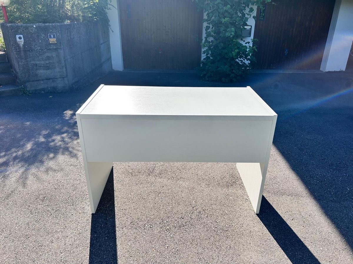 Schreibtische: Schreibtisch weiss blau Holz – Gebraucht aus Urtenen-Schönbühl von rega04 1