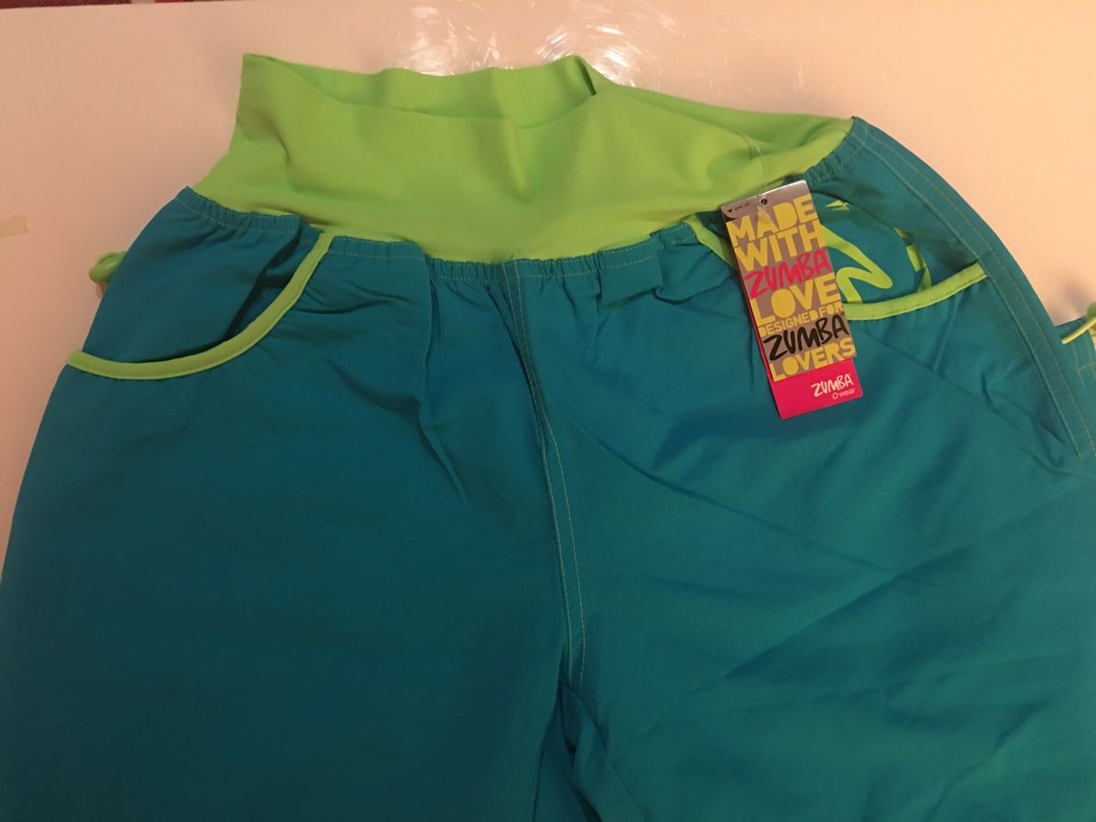 Pantaloni: Orginal Zumba Electro Cargo Sporthose M oder L wahlweise – Nuovo e nell'imballaggio originale da Le Grand-Saconnex venduto da christianbmarx 1