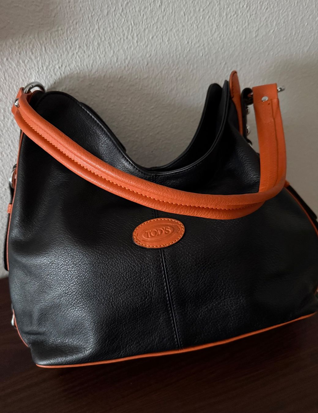 Tod'S Borse da donna: TOD’S LEATHER SHOULDER BAG – Nuovo (secondo la descrizione) da Zollikon venduto da ces-chic 1