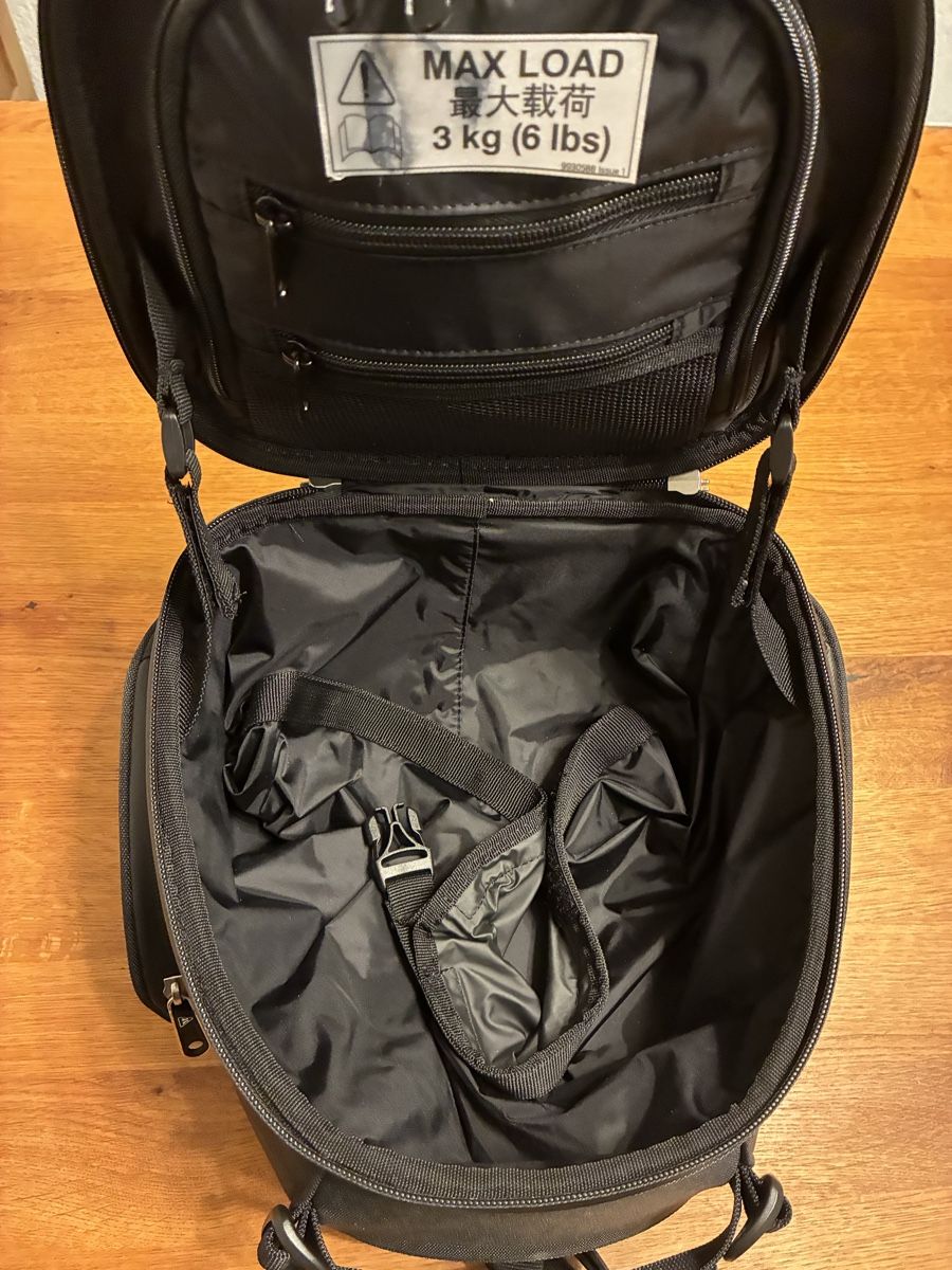 Triumph Topcase: Triumph Rocket 3 Sitztasche – Neu (gemäss Beschreibung) aus Oberkirch LU von Fox00 1