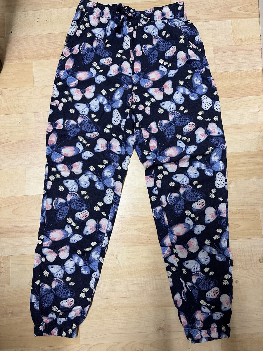 H&M Pantaloni: Stoffhosen Grösse 134 – Usato da Granges-Paccot venduto da Fwaeber