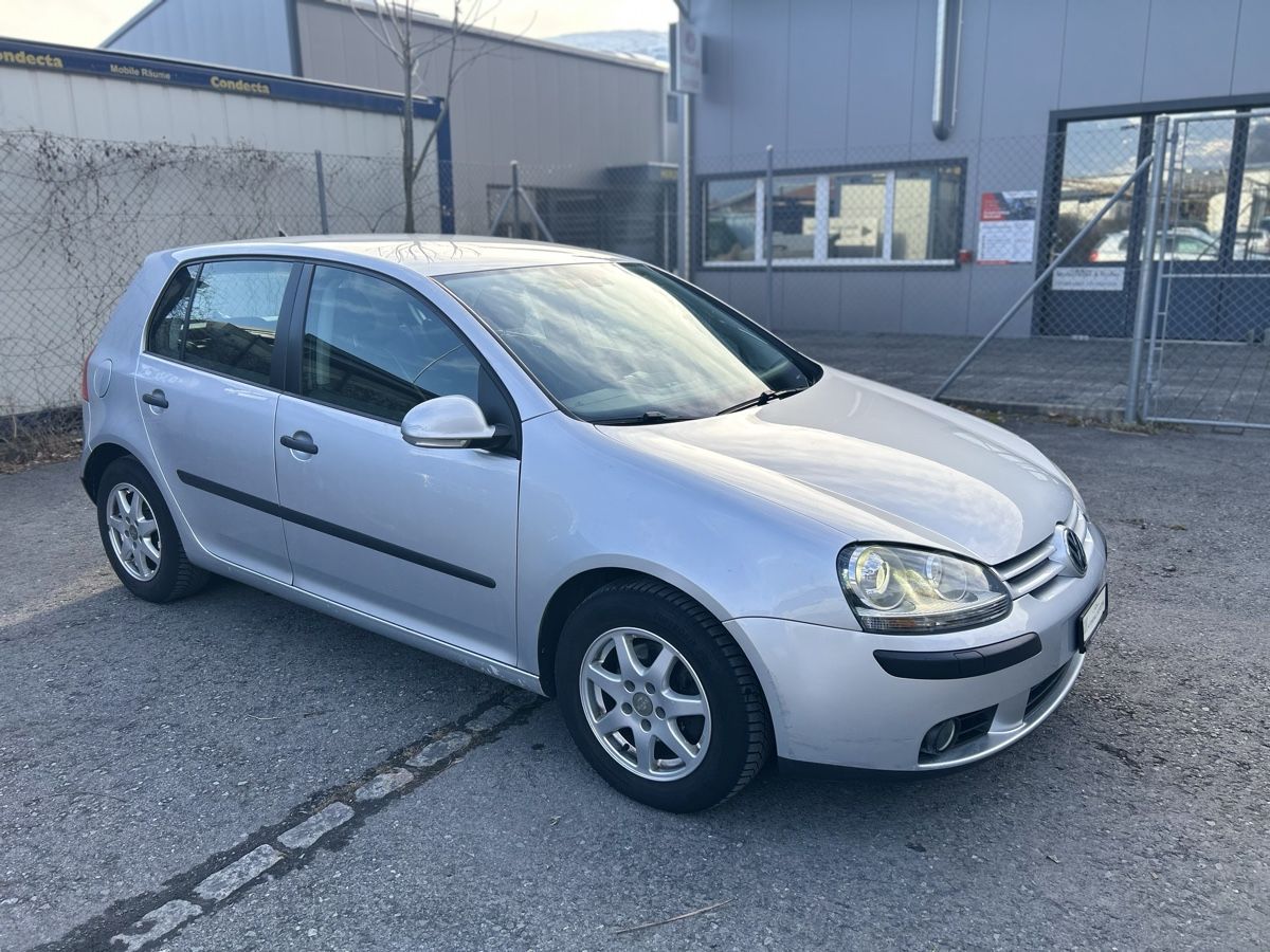VW Automobili: VW Golf V 2.0 FSI 4-Motion – Usato da Sargans venduto da automobilen 1