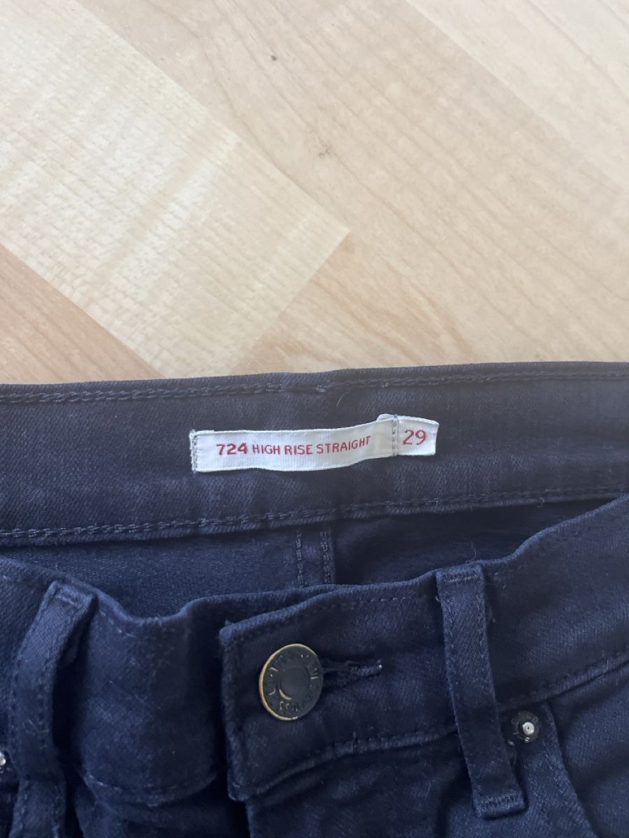 Levi's Jeans: schwarze Levis Jeans 724 Grösse 29/32 – Usato da St. Gallen venduto da cor_c9lz 1