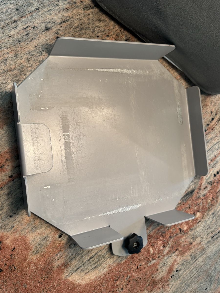 Thetford WC: Porta Potti 335 Halterung & Abdeckhaube – D'occasion à Dübendorf par Dana00 4