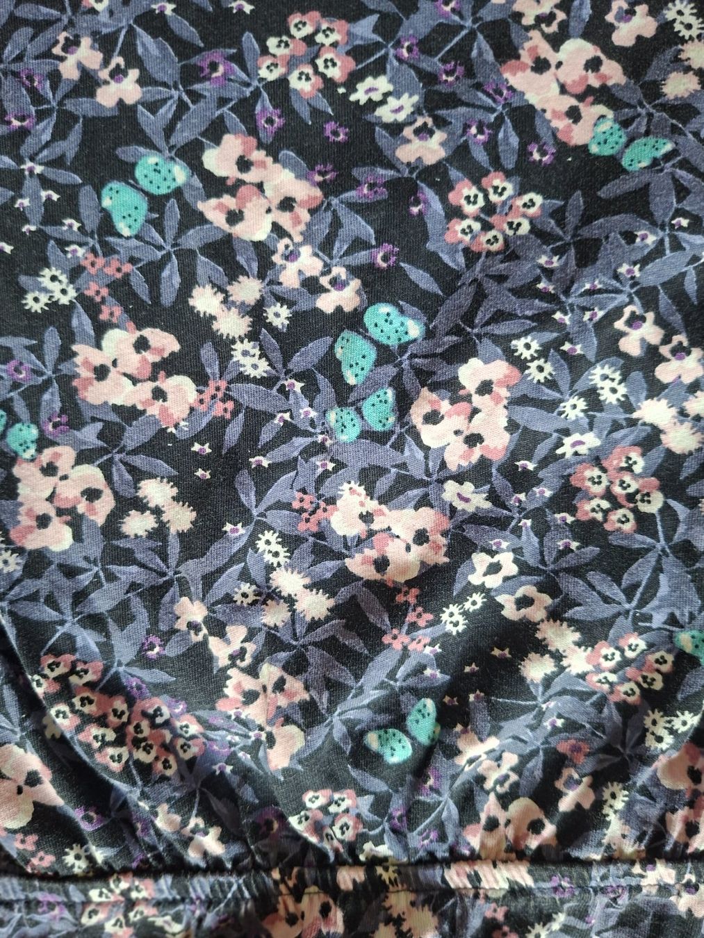 H&M Vestiti & Gonne: Mädchen Kleid Blumenmuster Grösse 110/116 – Usato da Erlinsbach venduto da pfunky 1