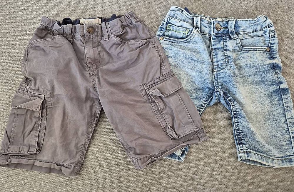 Pantalons: 2 Paar kurze Hosen Gr. 110 – D'occasion à Bülach par Best-Touchdown