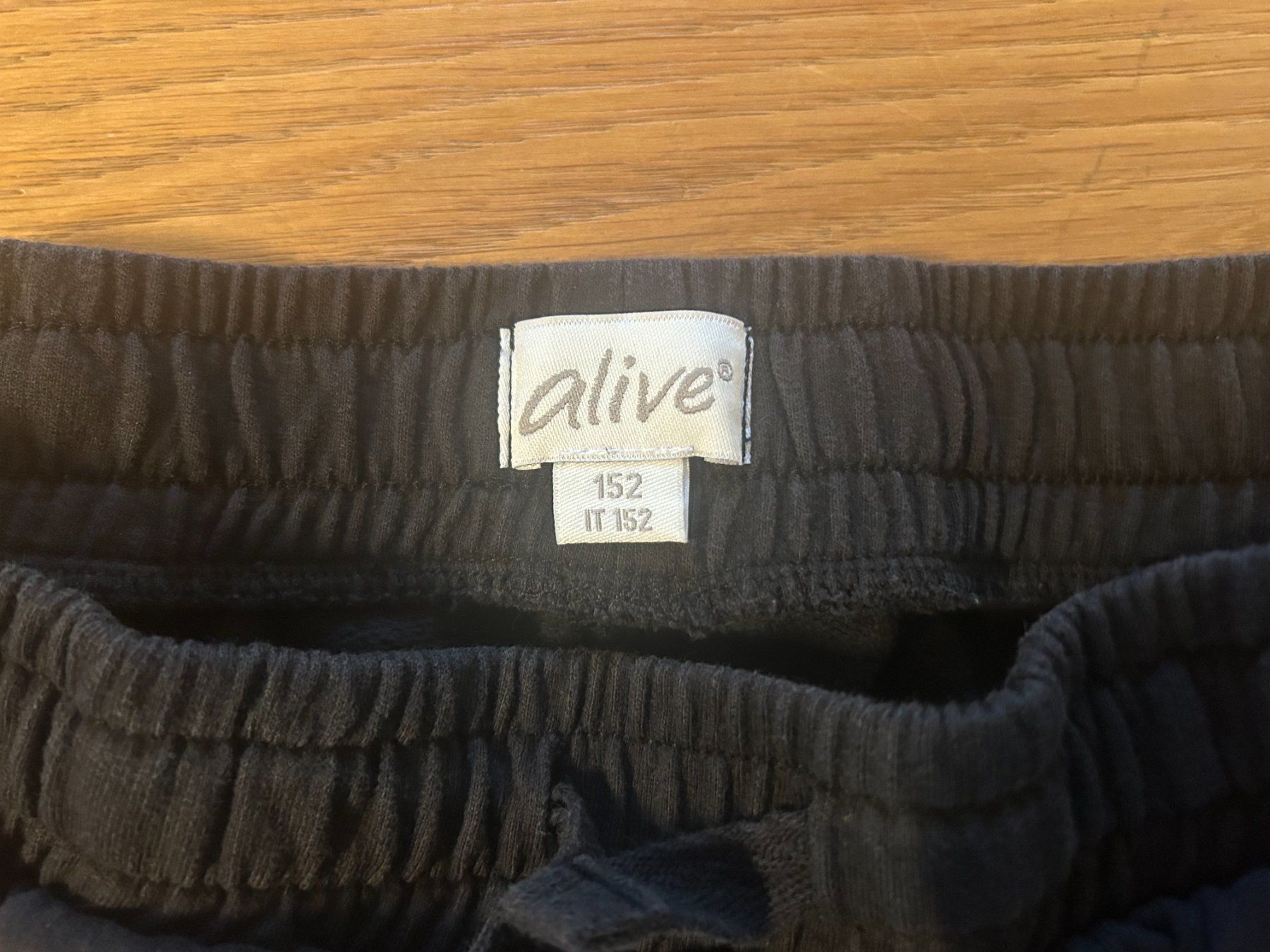 Pantaloni: Kinder- Trainerhose schwarz ALIVE 152 – Usato da Grub AR venduto da DukeStatham 5