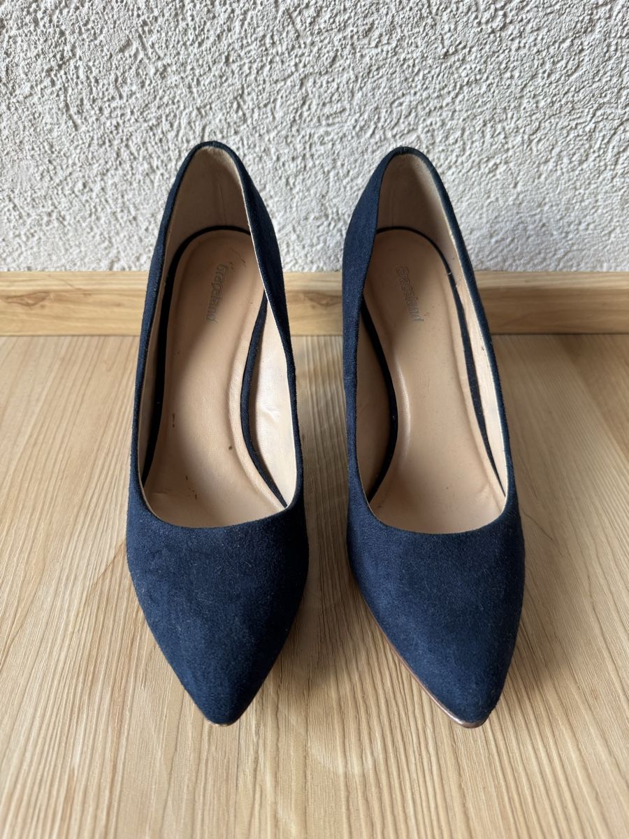 Scarpe da donna: Navy Pumps/ High Heels – Usato da Brienz BE venduto da Eleri.M