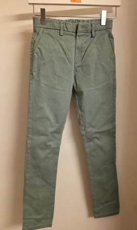 fast neue Hose Gr. 134