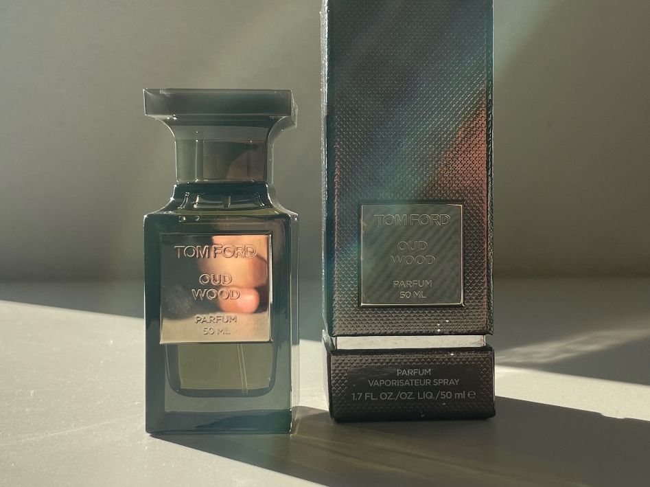 Tom Ford Parfum & Eau de Toilette: Oud Wood PARFUM  - Tom Ford - 2ml – Gebraucht aus Zug von grivis