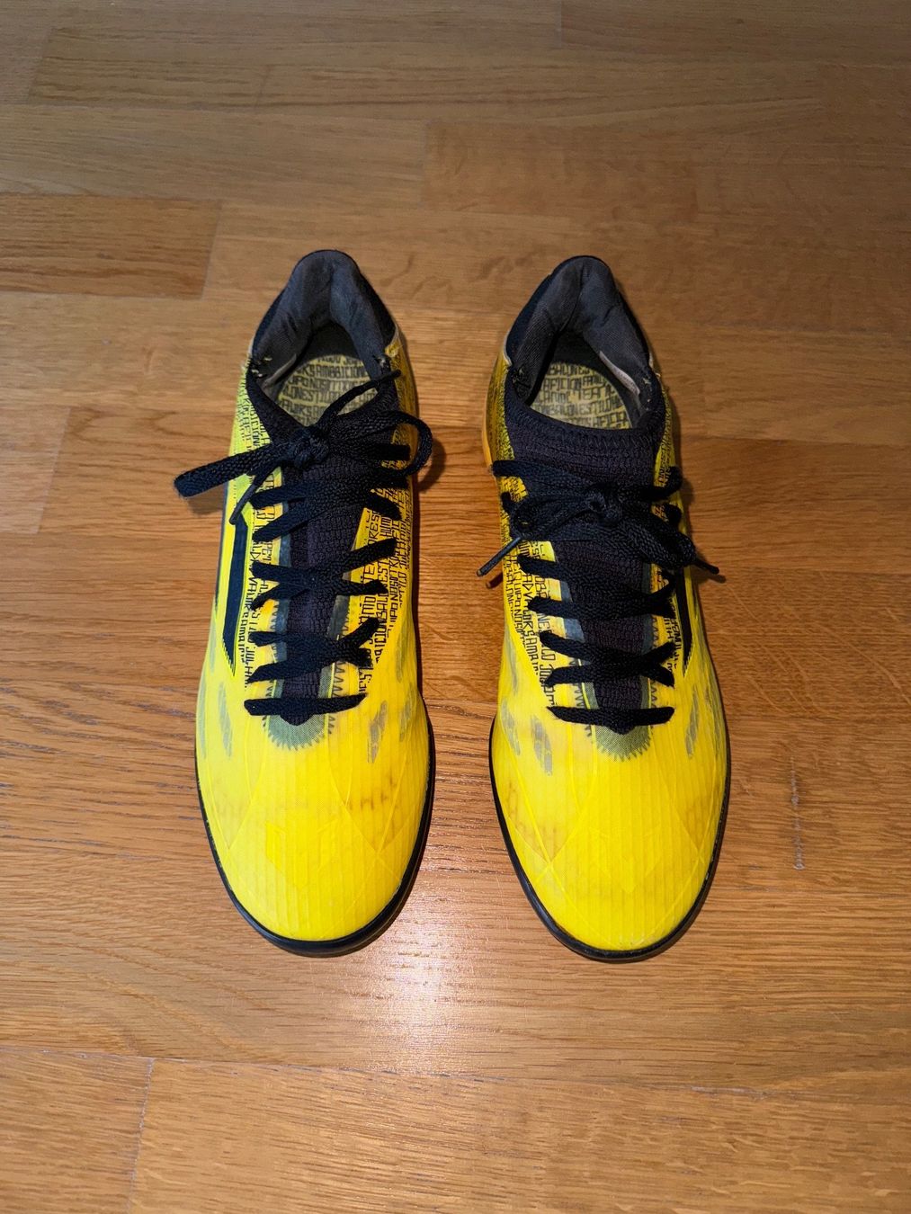 Altro in Alpinismo & Escursioni: Chaussures de foot, 40, Messi Adidas – Usato da Cologny venduto da PEACEANDLOVE