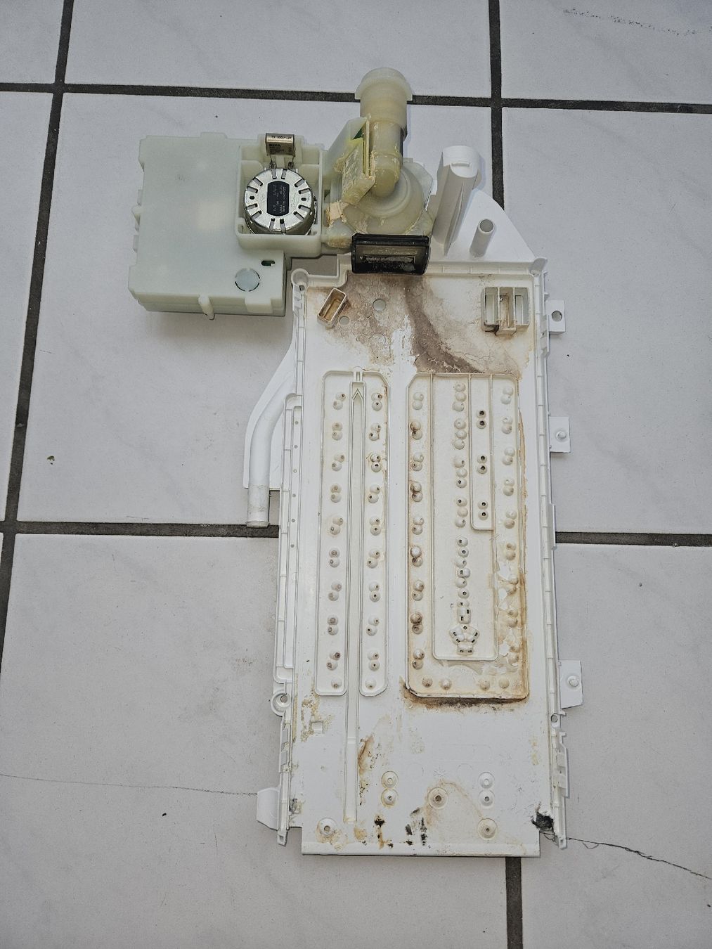 Miele Waschmaschinen: Gebrauchte Wasserweiche Waschmaschine – Defekt aus Schaffhausen von GreenApple212 1