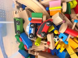 Brio Schienen und Fahrzeug und viel Zubehör Konvolut