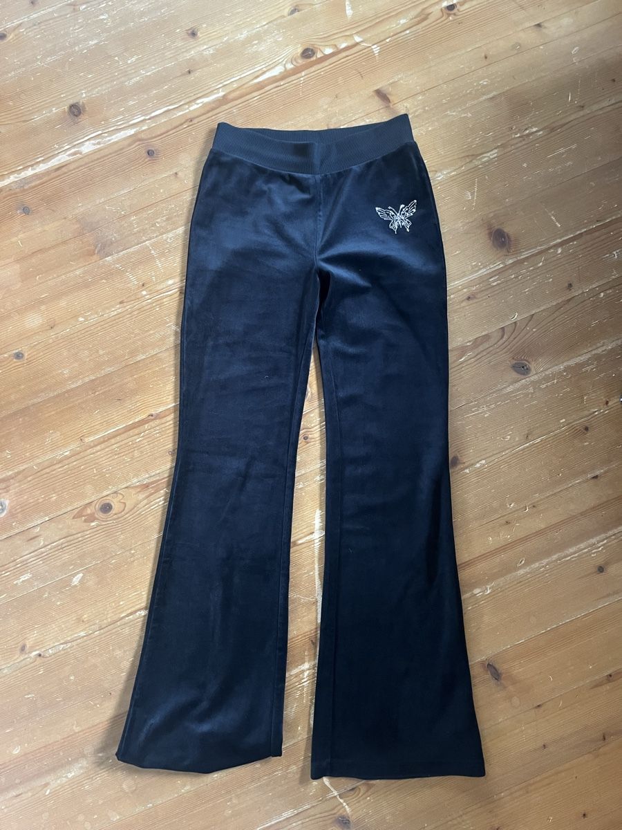 H&M Leggings: Samt Flared Leggins Jogginghose – Usato da St. Margrethen SG venduto da ali_5xzk