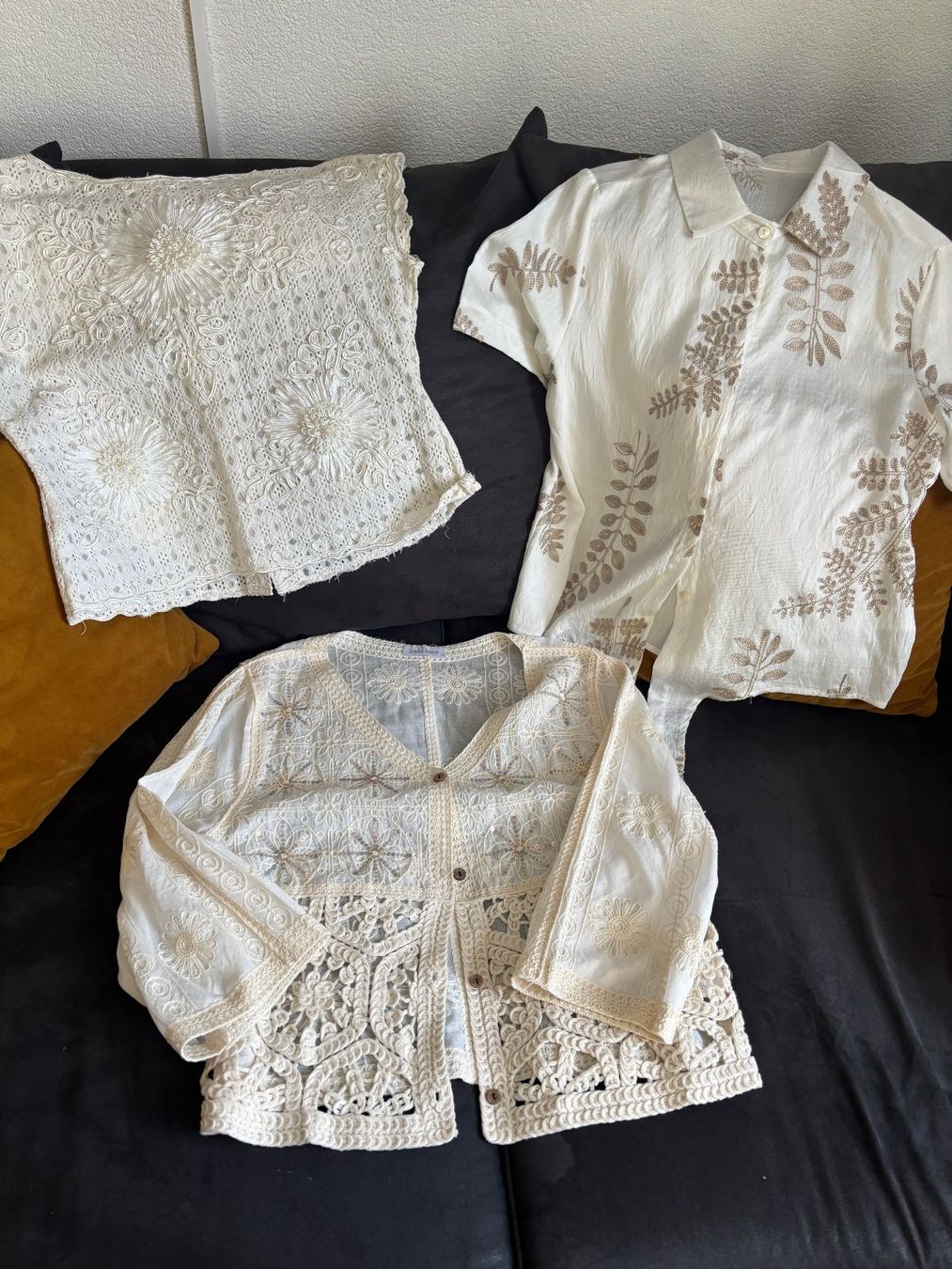 Lotti di vestiti: Oberteile 3 Stück neu aus Spanien – Nuovo (secondo la descrizione) da Merishausen venduto da yourdream