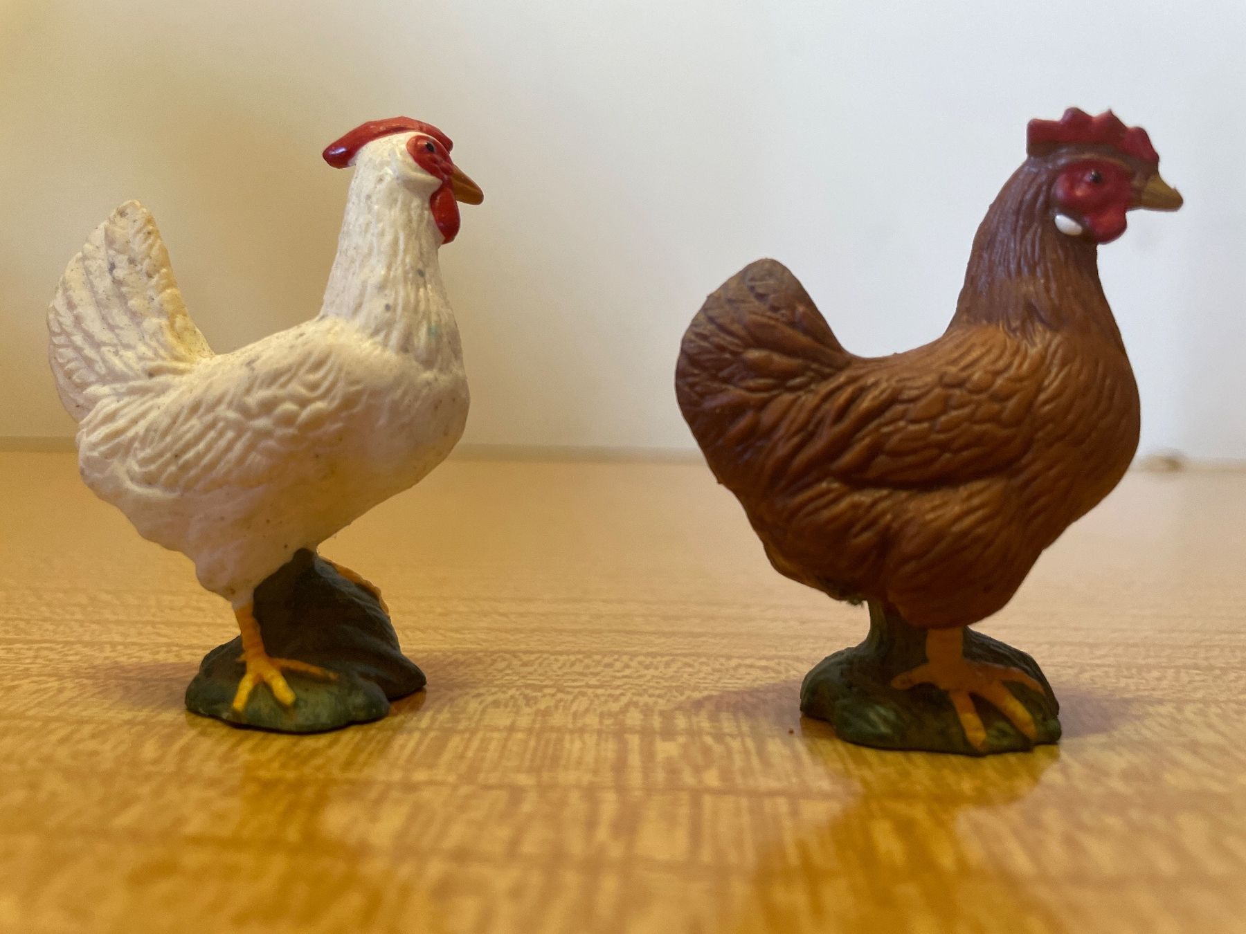 Schleich Statuette: 2 Hühnerfiguren – Usato da Suhr venduto da Daneli7 2