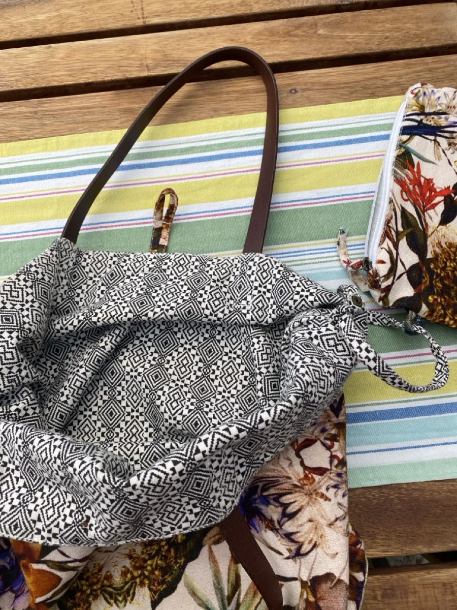 Borse da donna: Strandtasche ANOKHI mit Necessaire – Usato da Biel-Benken BL venduto da PANORMUS 7