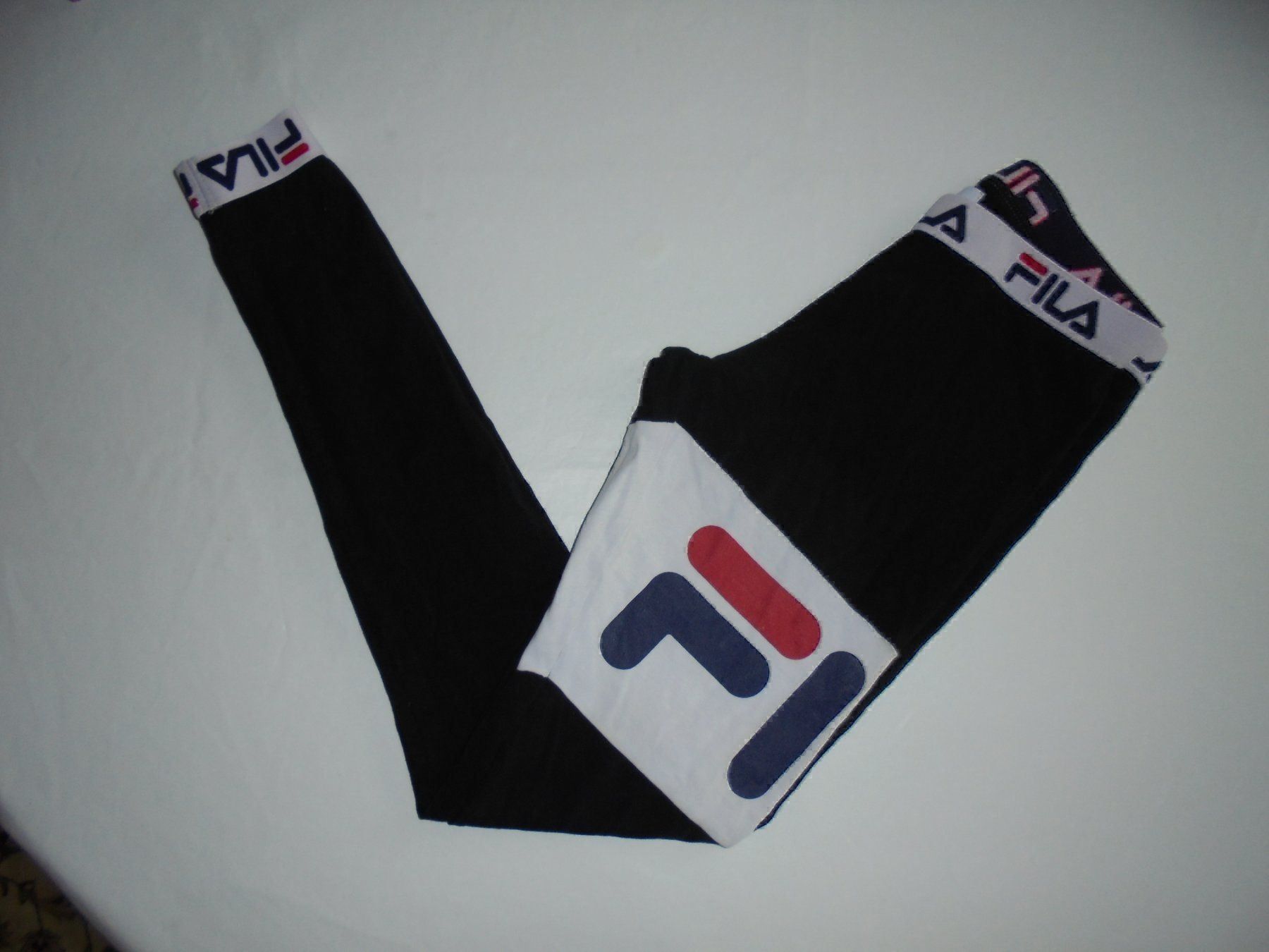 Fila Leggings: FILA SPORTHOSE GRÖSSE XS – Usato da Aarau Rohr venduto da PinkSchwein