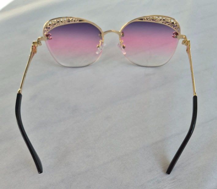 Occhiali & Lenti: Sehr schöne  Dammen Sonnenbrille – Nuovo e nell'imballaggio originale da Kehrsatz venduto da lar_fsw9 2