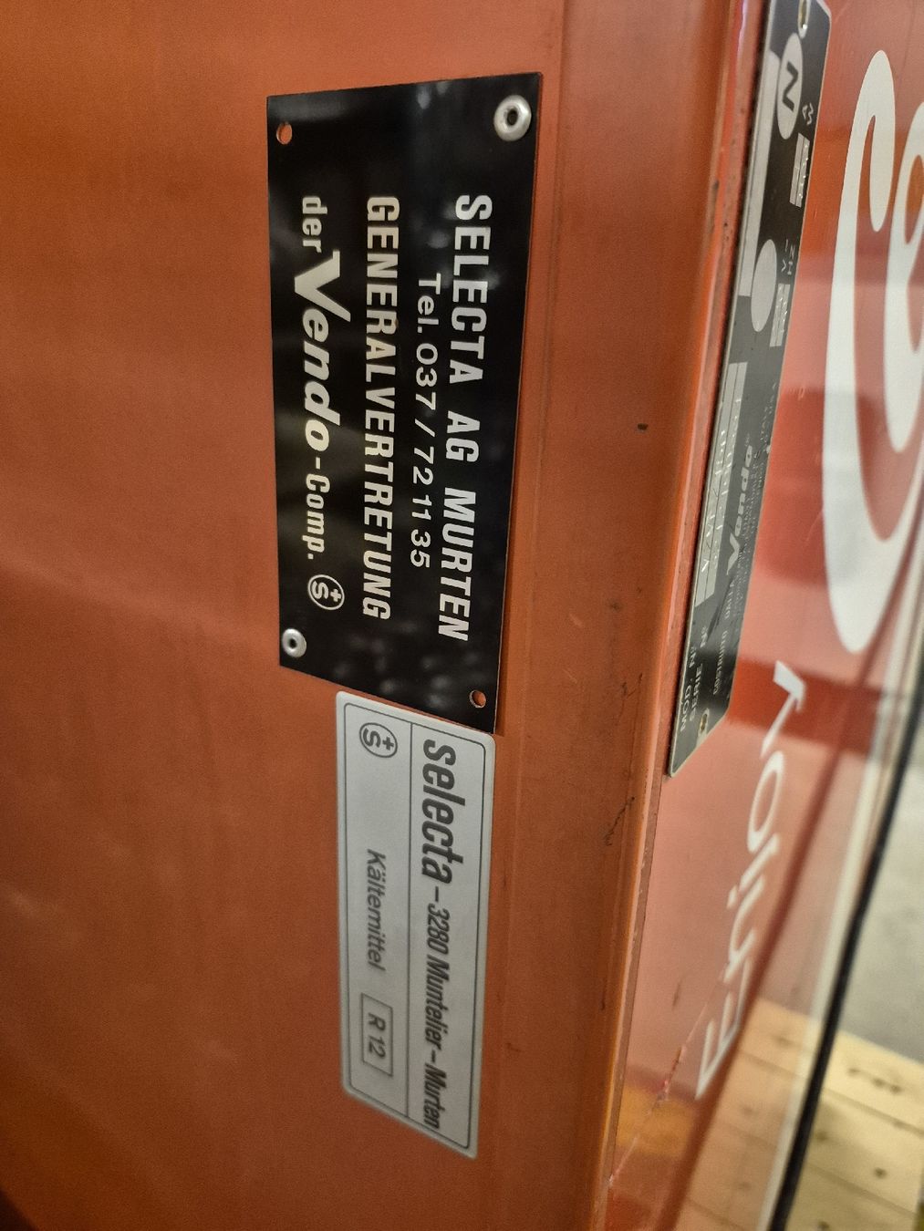 Selecta Altro per Gastronomia & Hotel: Getränkeautomat Coca-Cola von Selecta – Usato da Hofstetten SO venduto da Motosaccoche 2