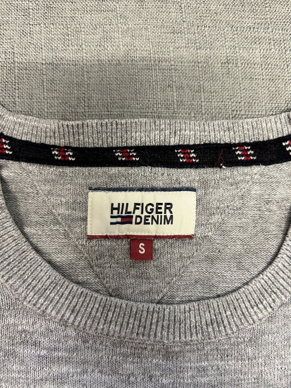 Tommy Hilfiger Maglioni & Felpe: Top Tommy Hilfiger Pullover grau weiss – Nuovo (secondo la descrizione) da Chur venduto da i__trade 2