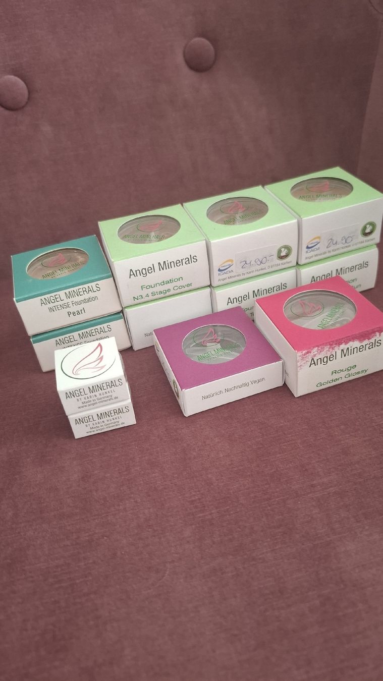Cura del viso: Angel Minerals Set NP 200.- – Nuovo e nell'imballaggio originale da Seewen SZ venduto da pw14