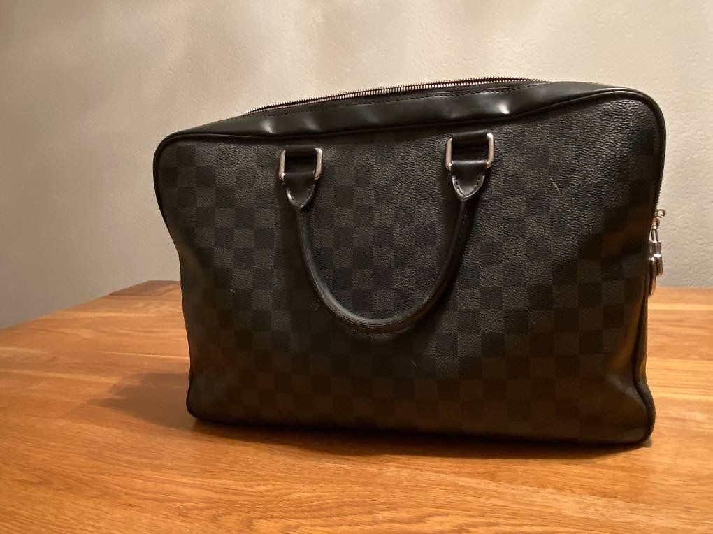 Louis Vuitton Valigie & Borse: Louis Vuitton Aktentasche Porte Documents – Usato da Ittigen venduto da mar_9fd6 1