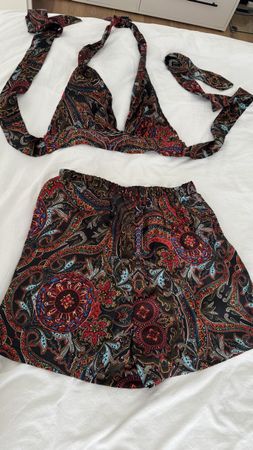 Sommer Set Paisley Muster Oberteil Shorts Grösse XS 34