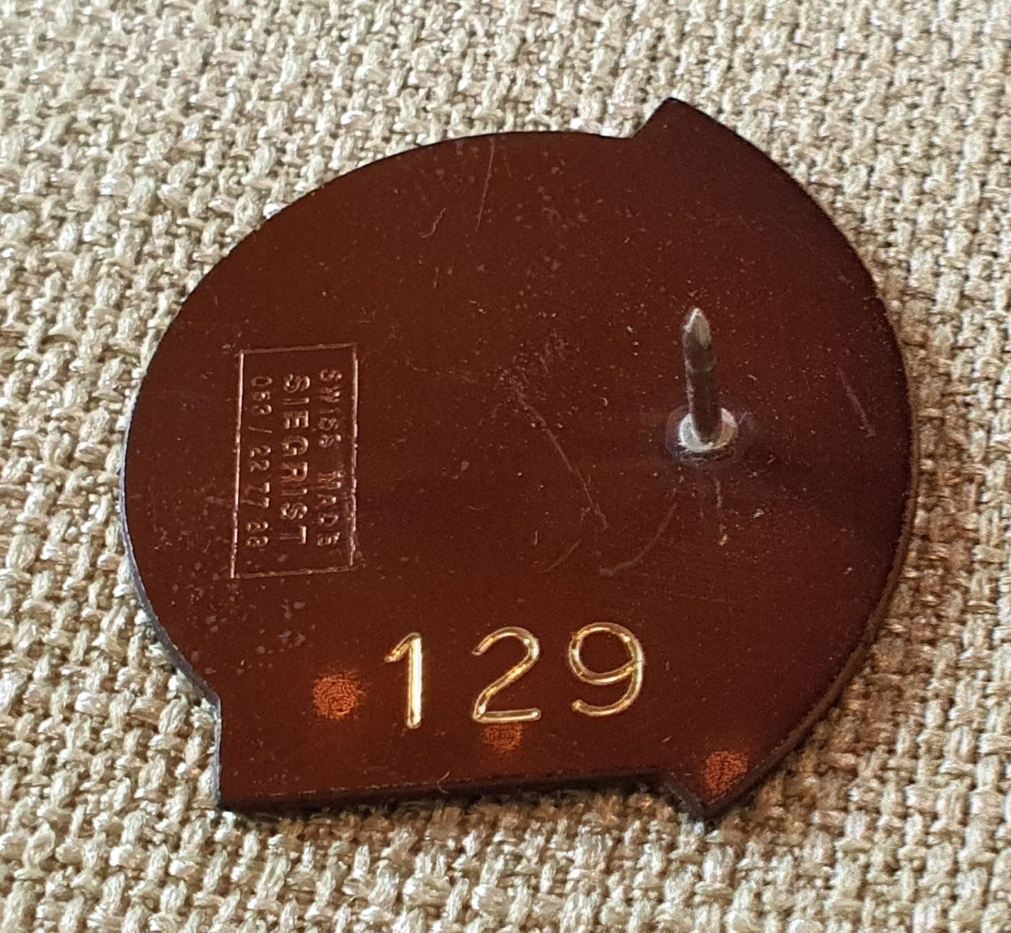 Plaketten & Abzeichen: E452 - Pin Jugi Kaiseraugst 1994 Schweiz – Gebraucht aus Reinach BL von Boston-Verkauf 1