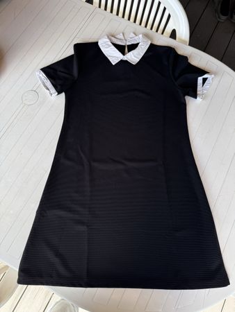 Robe noire avec col M
