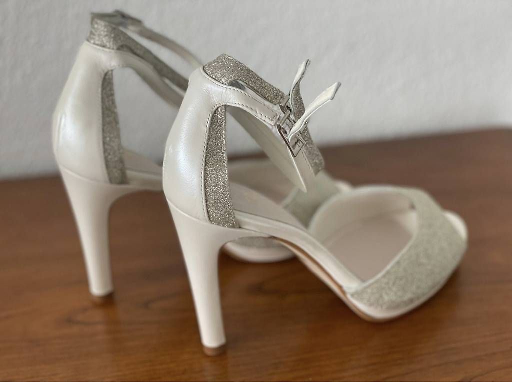Scarpe da donna: Damenschuhe neu EU 38 – Usato da Bergdietikon venduto da sbones 1