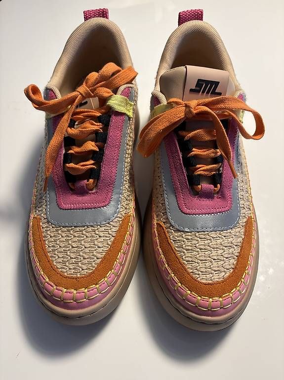 Damenschuhe: Sneakers neu – Gebraucht aus Stettlen von indien11