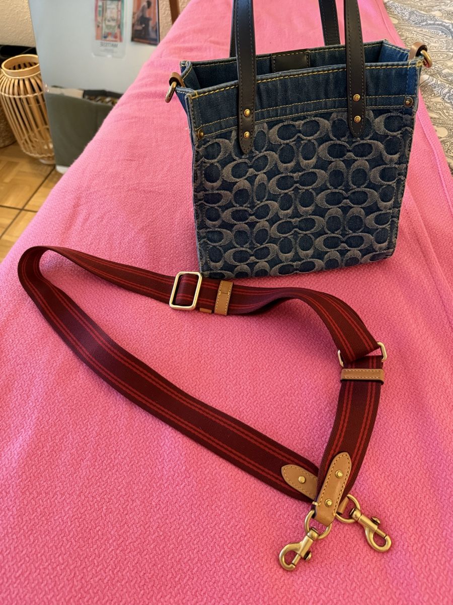 Coach Sacs femmes: COACH denim handbag with strap – Neuf (Voir description) à Genève par jad_2zfn 6