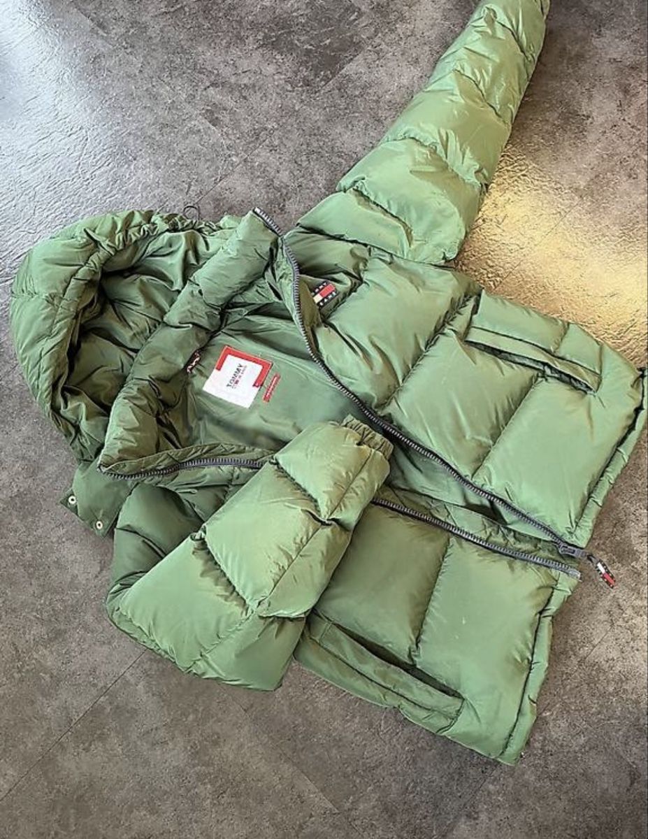 Tommy Hilfiger Vestes: Winterjacke mit Kapuze – D'occasion à Langwies par ann_n88c