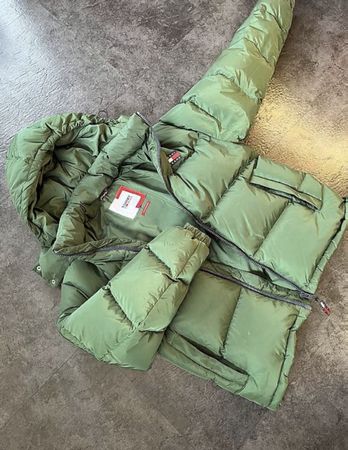 Winterjacke mit Kapuze