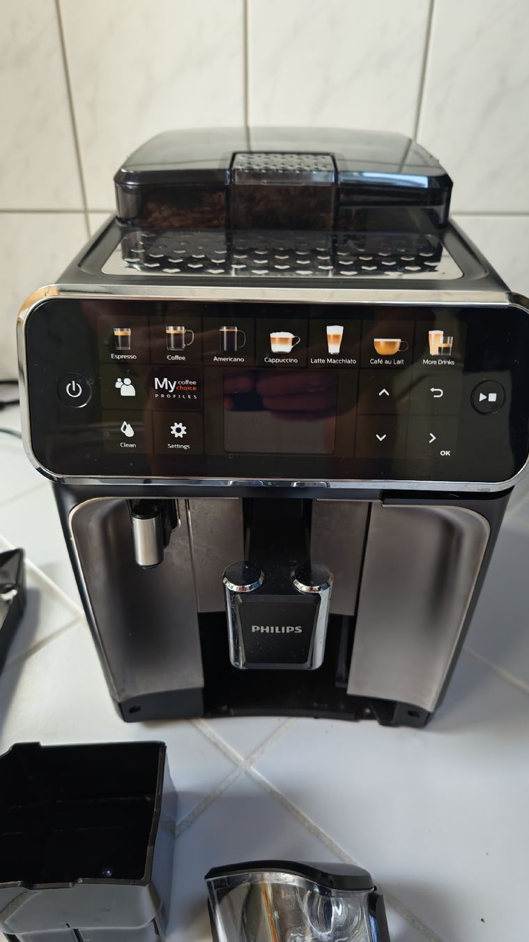 Philips Macchine per caffè & Macchine per espresso:  Philips LatteGo 5400 Series – Difettoso da Tobel venduto da Snicket 3