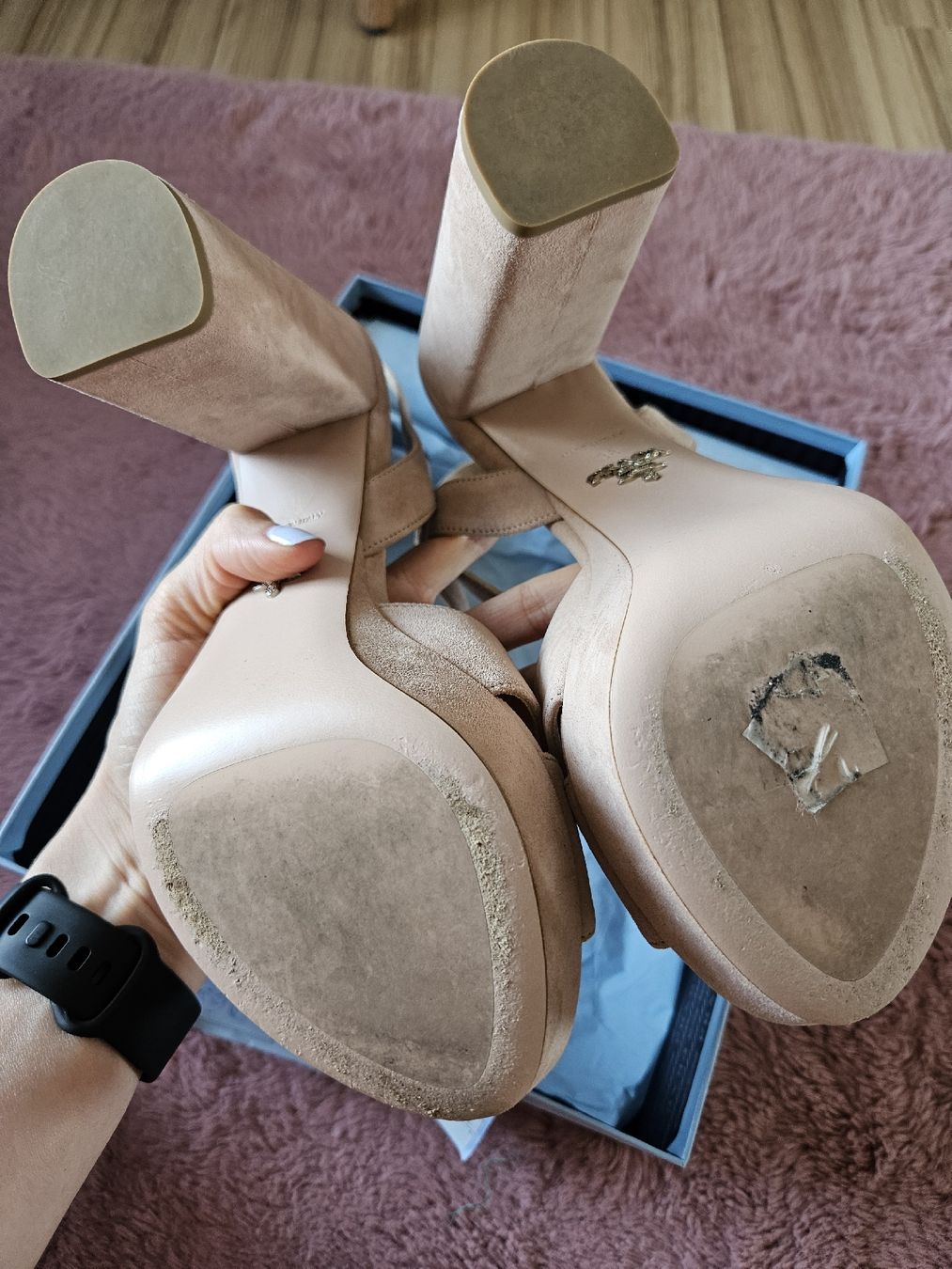 Prada Damenschuhe: PRADA Wildleder-Sandalen Neuwertig – Neu (gemäss Beschreibung) aus Siebnen von dora_nina 1